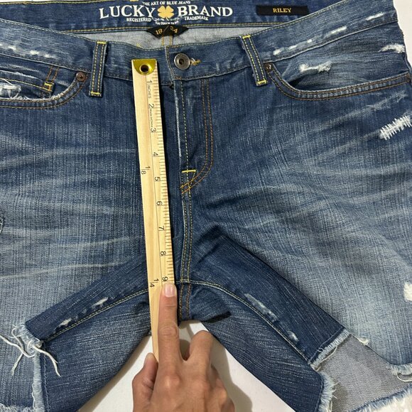 Lucky Brand Shorts Womens 18/34 Riley Legend Distressed USA Patch Peace Flag - Picture 9 of 16